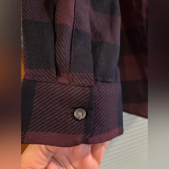 SOLD - Ann Taylor Blouse Draped Faux Wrap Long Sleeve Snap Close Maroon/Blue - Picture 4 of 4